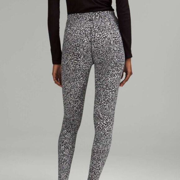 Lululemon InStill High-Rise Tight 28" In Warped Grain Alpine White Black Size 10 - Picture 2 of 8